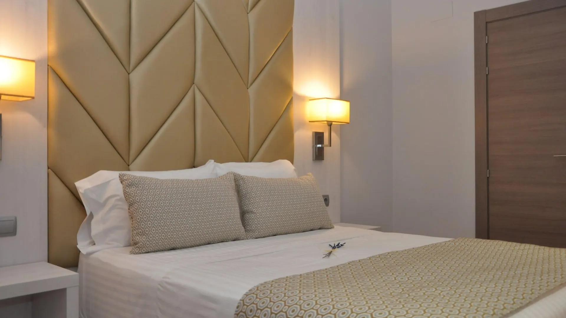 Hotel Selu Córdoba 3*,